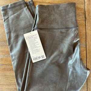 Shiny Gray High-Waisted lululemon Leggings sz 10